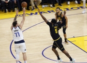 体育赛事-德甲倒计时，阿斯顿维拉集结日手感冰凉，细节引发关注，气氛紧张，控场能力受关注-体育赛事